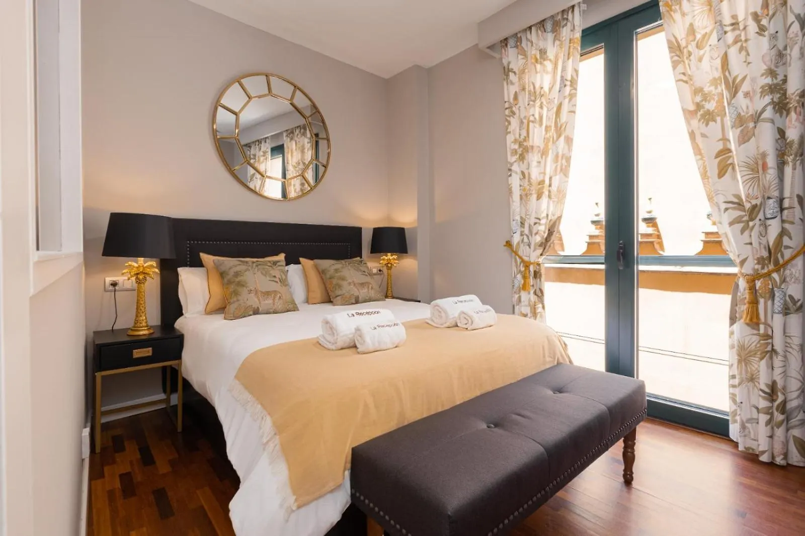 Cathedral Suites - Plaza Del Obispo Malaga 0*,